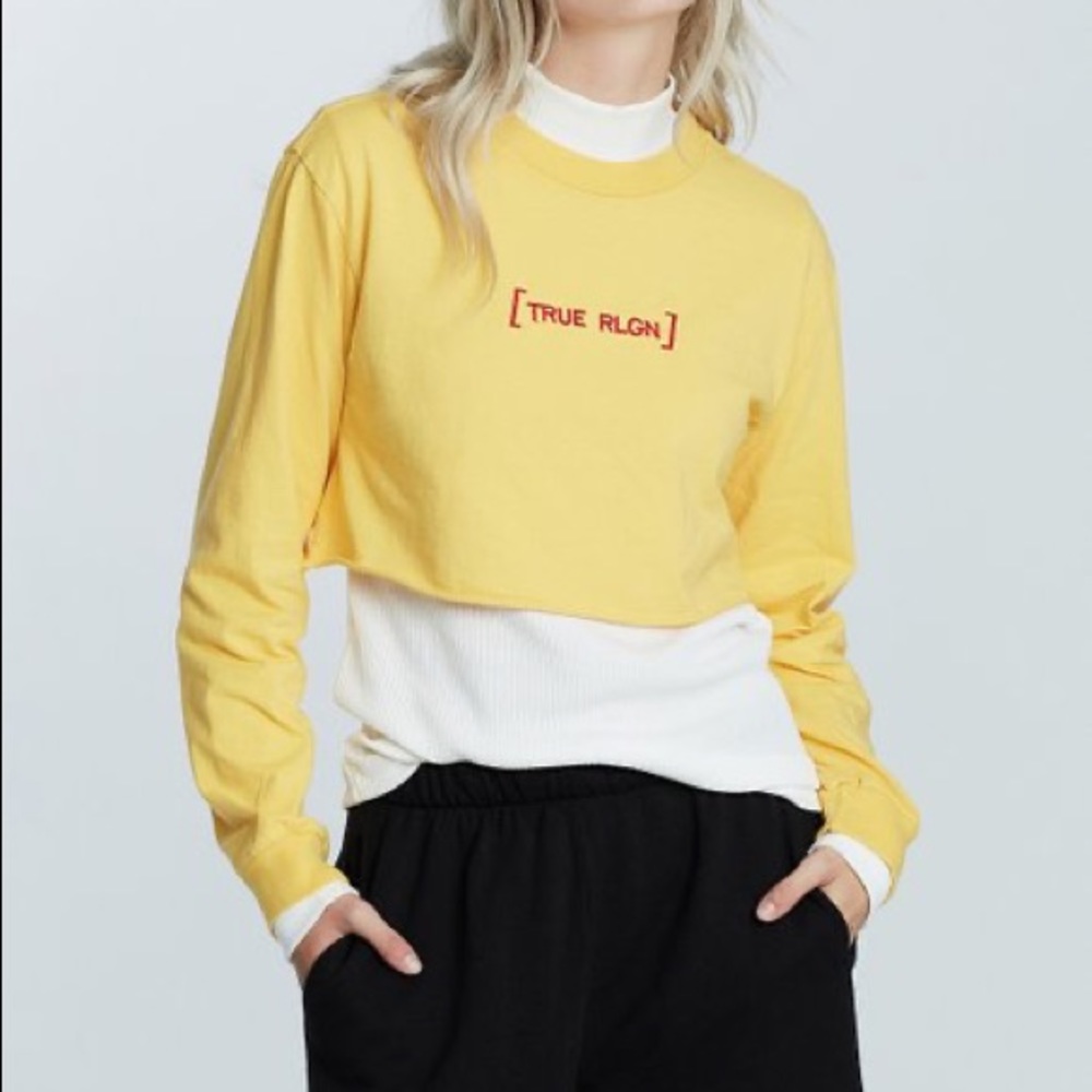 🔥HOSTPICK🔥True Religion crop top.